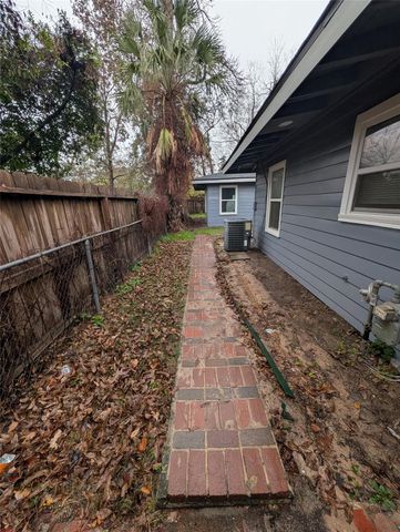 4110 Ella Boulevard, Houston, TX 77018