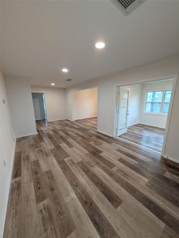 4110 Ella Boulevard, Houston, TX 77018