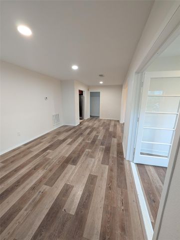 4110 Ella Boulevard, Houston, TX 77018