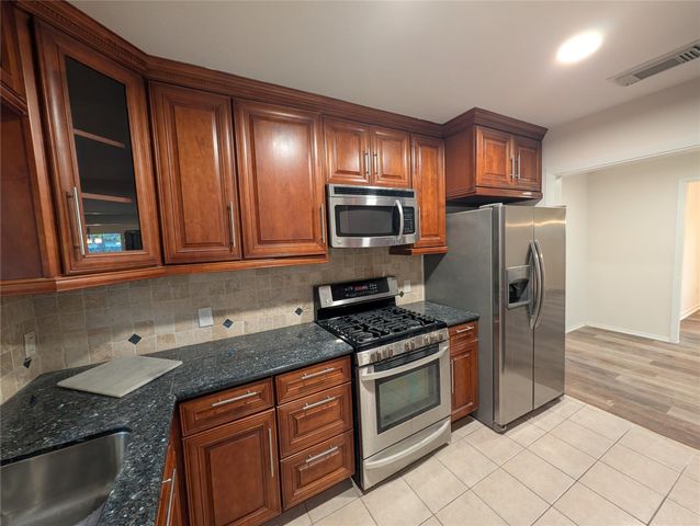 4110 Ella Boulevard, Houston, TX 77018