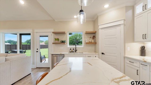 16265 Eagle Lane, Lindale, TX 75771