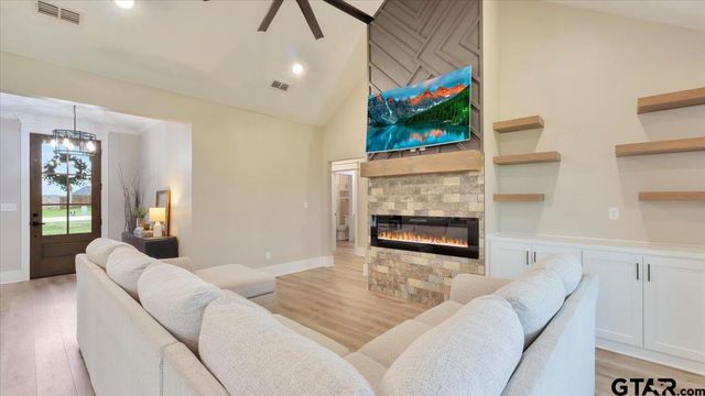 16265 Eagle Lane, Lindale, TX 75771