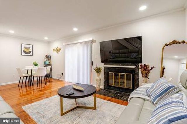 6932 STORCH CIR, Lanham, MD 20706