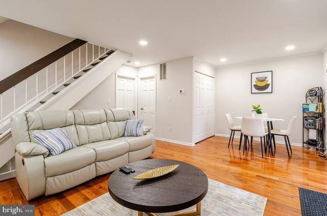 6932 STORCH CIR, Lanham, MD 20706