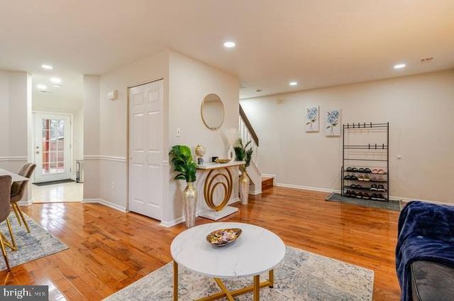 6932 STORCH CIR, Lanham, MD 20706