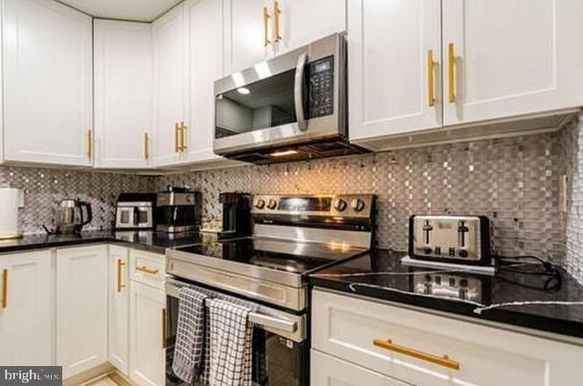 6932 STORCH CIR, Lanham, MD 20706