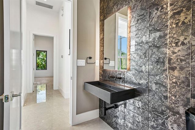 8103 N RIVER SHORE DRIVE, Tampa, FL 33604