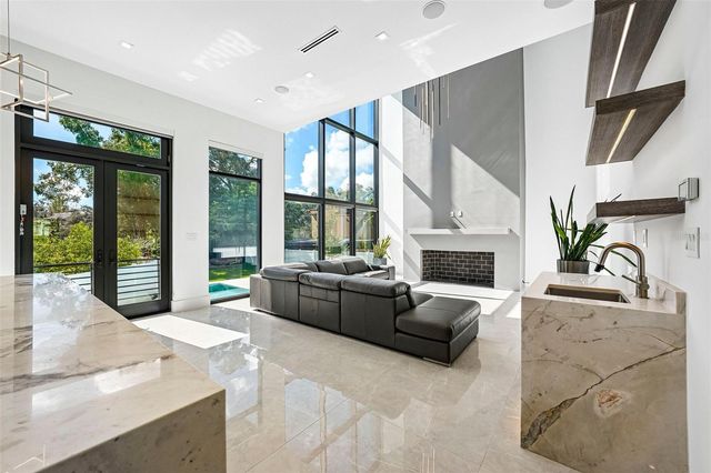 8103 N RIVER SHORE DRIVE, Tampa, FL 33604