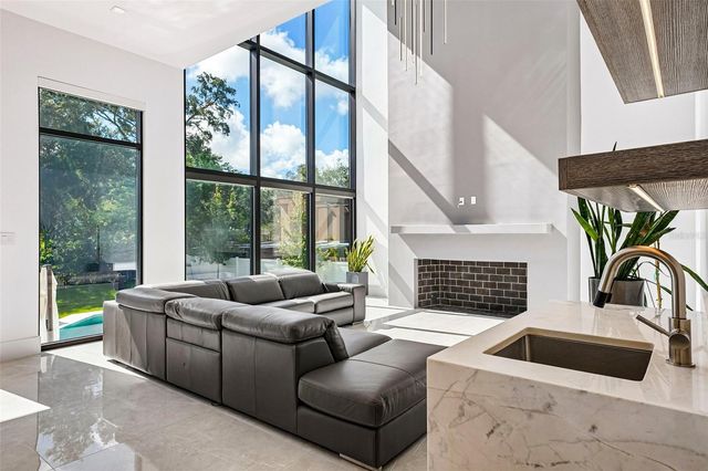 8103 N RIVER SHORE DRIVE, Tampa, FL 33604