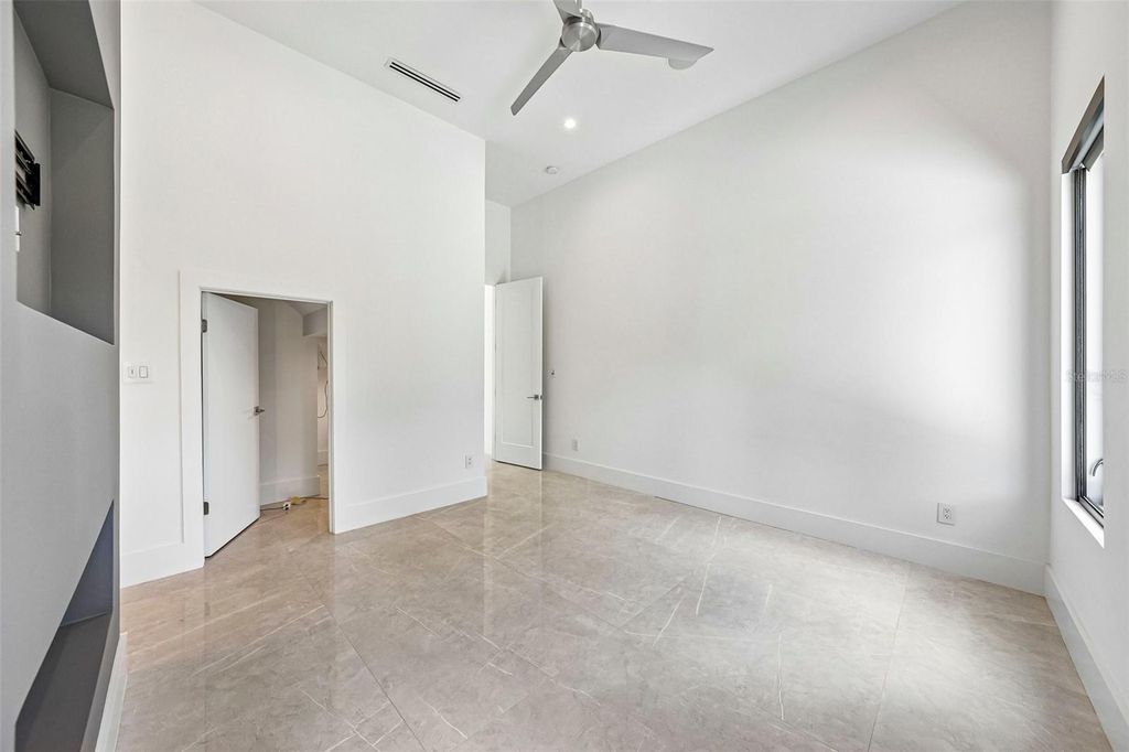 Image 42 of property listing at 8103 N RIVER SHORE DRIVE, Tampa, FL 33604