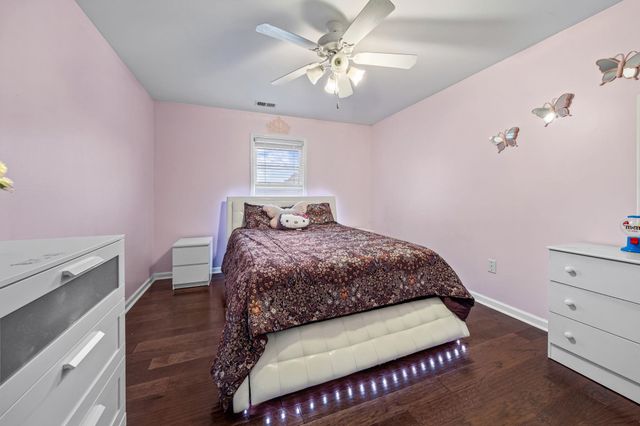 3904 BLUE SHORE CV, Lakeland, TN 38002