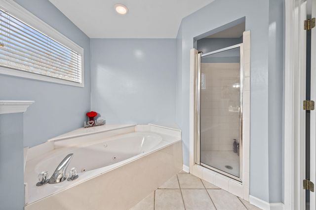 3904 BLUE SHORE CV, Lakeland, TN 38002