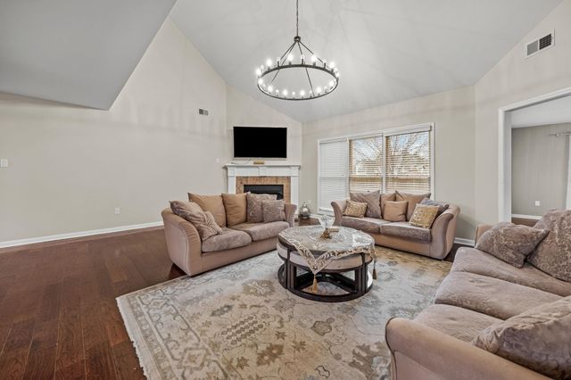 3904 BLUE SHORE CV, Lakeland, TN 38002