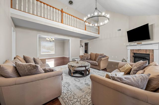 3904 BLUE SHORE CV, Lakeland, TN 38002