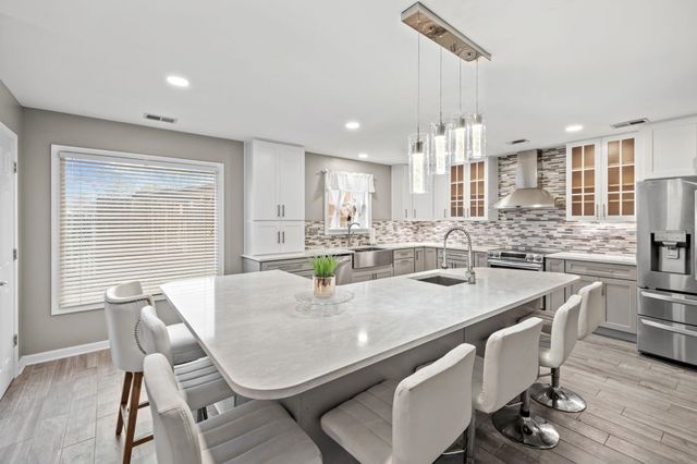 3904 BLUE SHORE CV, Lakeland, TN 38002