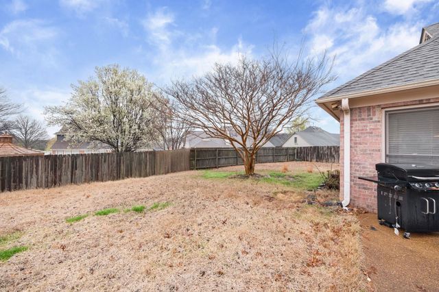 3904 BLUE SHORE CV, Lakeland, TN 38002