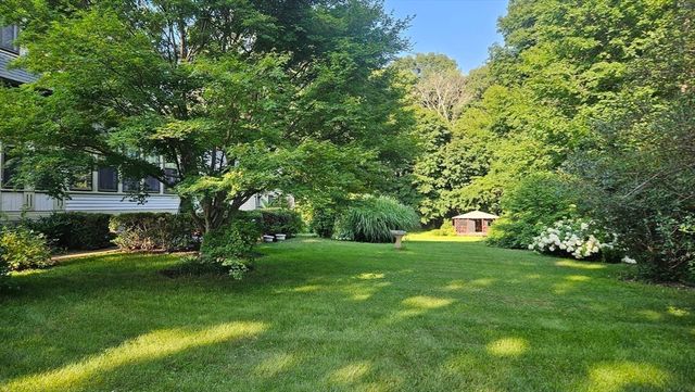 33 Gilbert St, North Brookfield, MA 01535