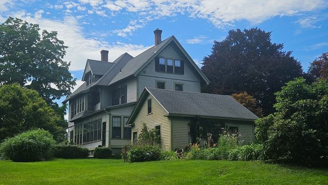 33 Gilbert St, North Brookfield, MA 01535
