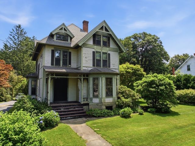 33 Gilbert St, North Brookfield, MA 01535