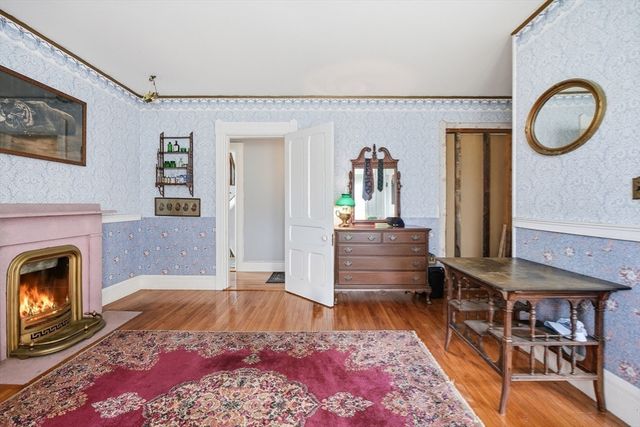 33 Gilbert St, North Brookfield, MA 01535