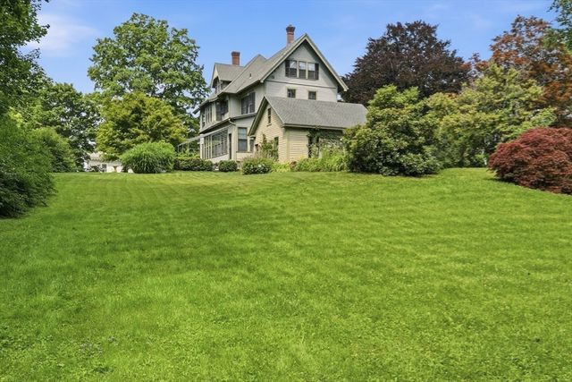 33 Gilbert St, North Brookfield, MA 01535