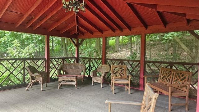 33 Gilbert St, North Brookfield, MA 01535