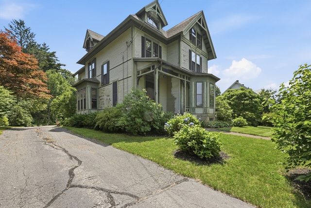 33 Gilbert St, North Brookfield, MA 01535