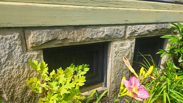 33 Gilbert St, North Brookfield, MA 01535