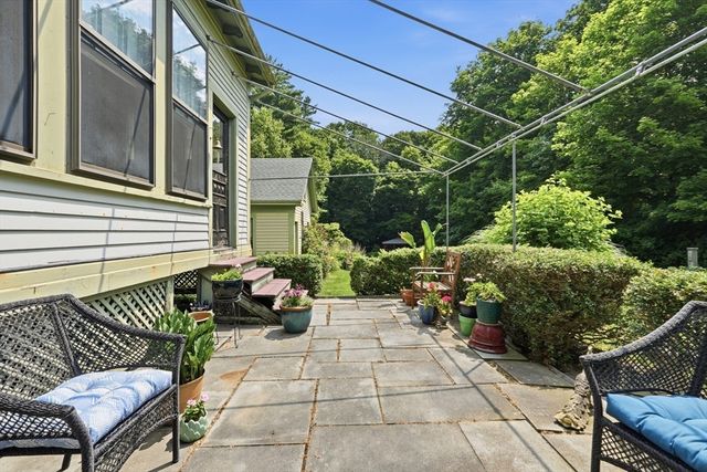 33 Gilbert St, North Brookfield, MA 01535