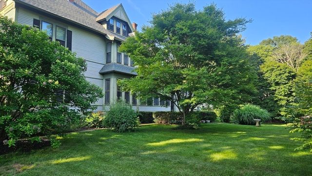 33 Gilbert St, North Brookfield, MA 01535