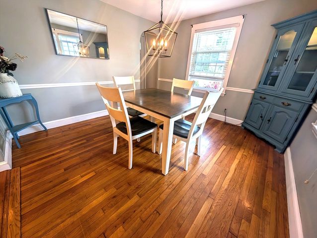 102 Sanford St, Melrose, MA 02176