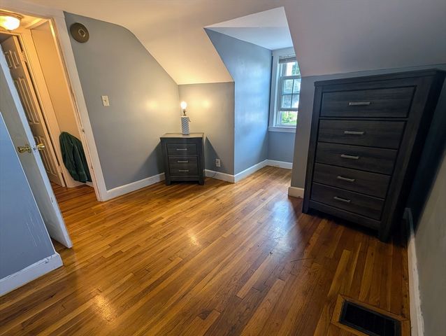 102 Sanford St, Melrose, MA 02176