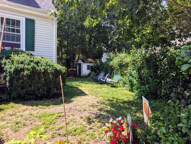 102 Sanford St, Melrose, MA 02176