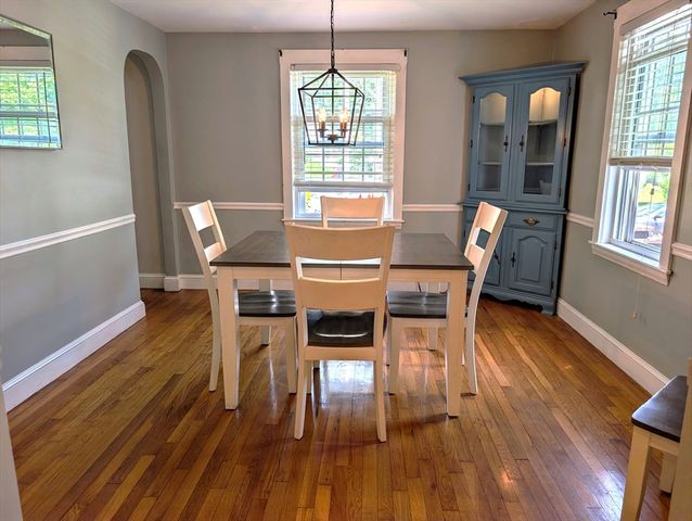 102 Sanford St, Melrose, MA 02176