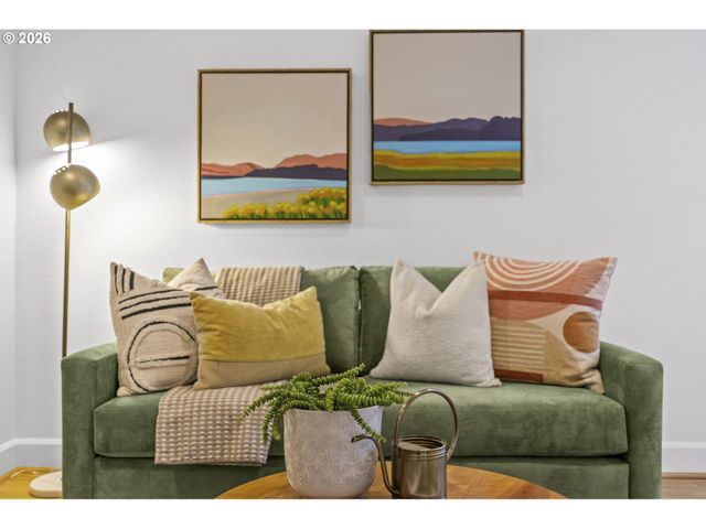 7302 N NEW YORK Ave, Portland, OR 97203