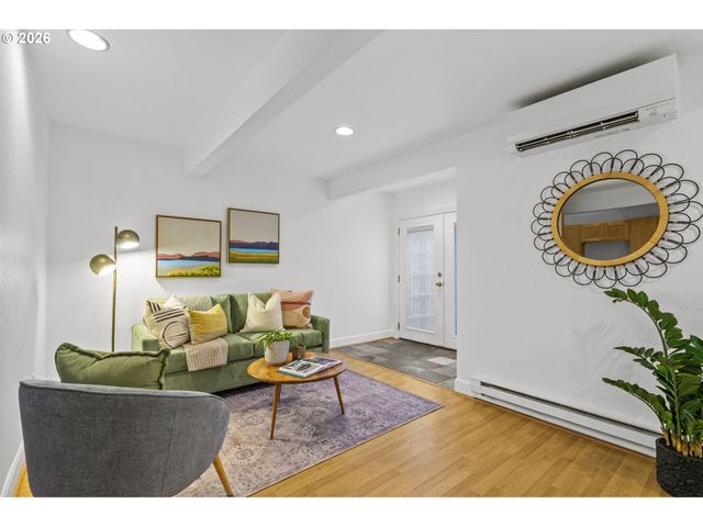 7302 N NEW YORK Ave, Portland, OR 97203