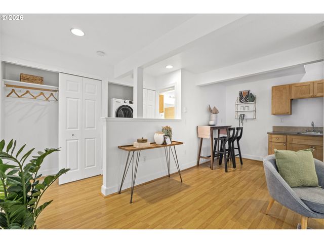 7302 N NEW YORK Ave, Portland, OR 97203