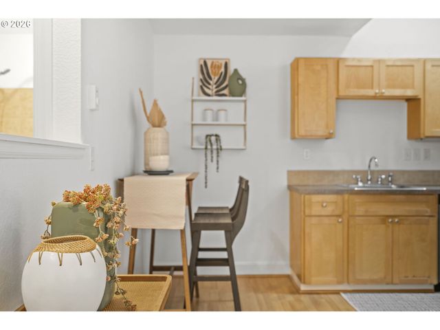 7302 N NEW YORK Ave, Portland, OR 97203