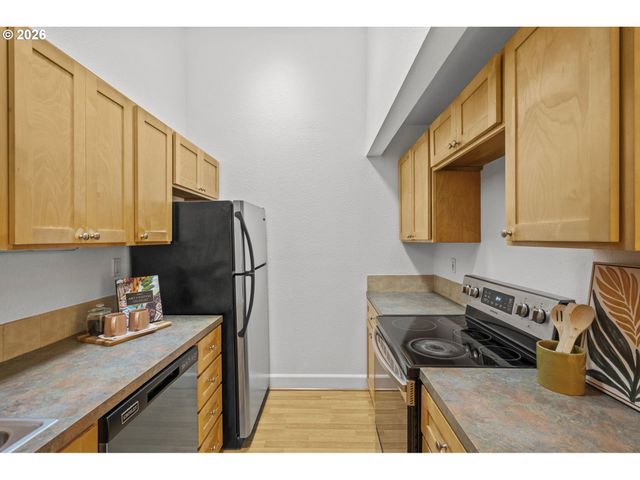 7302 N NEW YORK Ave, Portland, OR 97203