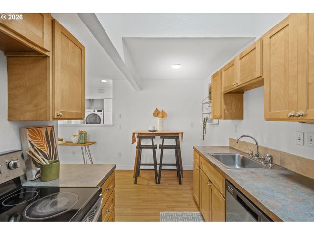 7302 N NEW YORK Ave, Portland, OR 97203