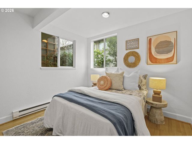 7302 N NEW YORK Ave, Portland, OR 97203