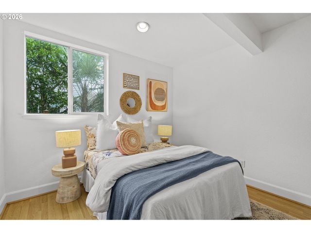 7302 N NEW YORK Ave, Portland, OR 97203