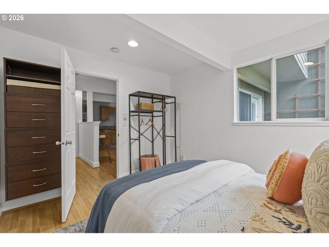 7302 N NEW YORK Ave, Portland, OR 97203