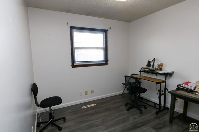 919 Henry St, Emporia, KS 66801