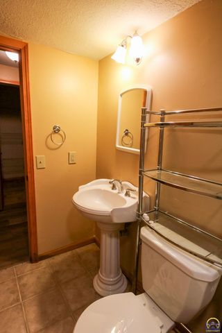 919 Henry St, Emporia, KS 66801