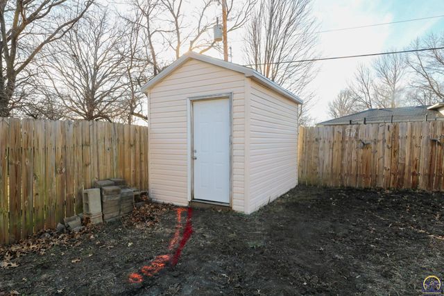 919 Henry St, Emporia, KS 66801