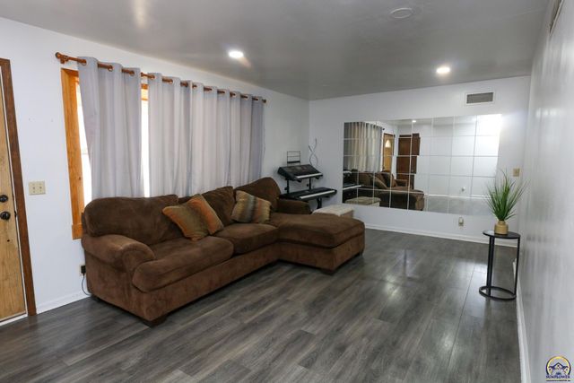 919 Henry St, Emporia, KS 66801