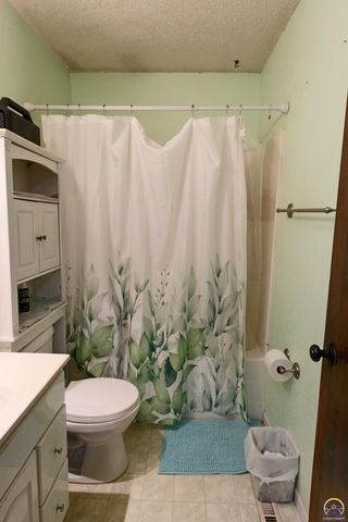 919 Henry St, Emporia, KS 66801