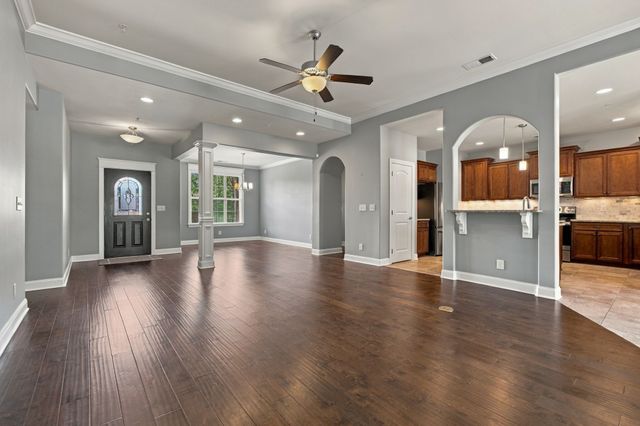 99 Silverstone Ln, Hermitage, TN 37076