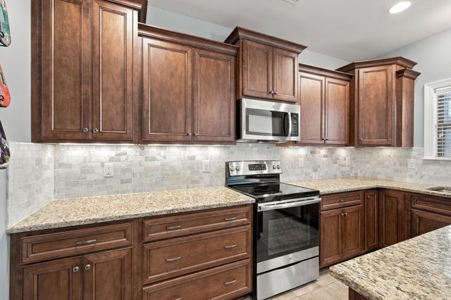 99 Silverstone Ln, Hermitage, TN 37076